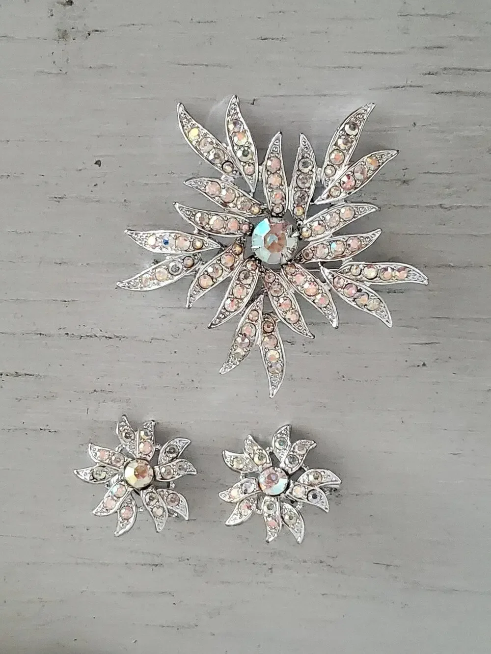 Vintage Sarah Coventry Aurora Blaze Brooch and Earring Set